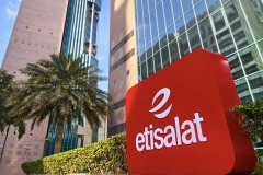 Mansour bin Zayed ��֤ etisalat �������������ڼ��������ֻ�����ʩ������Ŀ���ƻ��� 2030 �꽫�������������������� 500 Tbps
