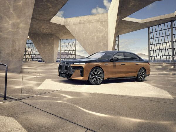 创新纯电动BMW i7 M70L